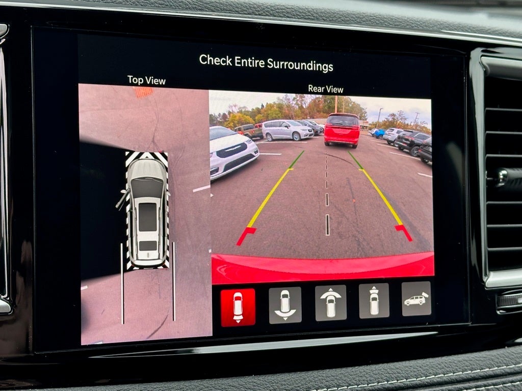 2026 Chrysler Pacifica Select