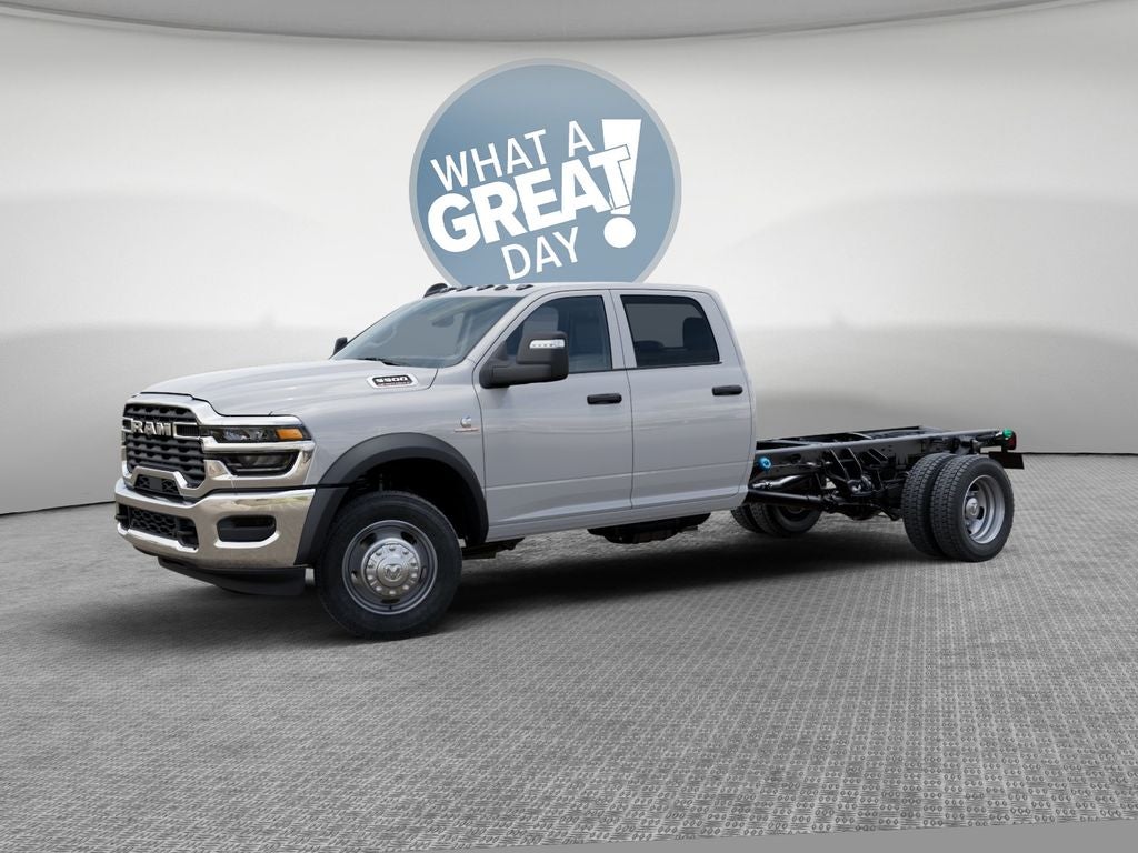 2026 RAM 5500 Chassis Cab RAM 5500 TRADESMAN CHASSIS CREW CAB 4X4 84' CA