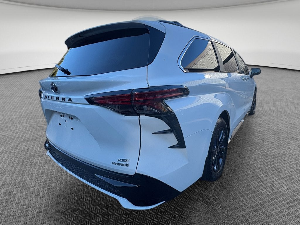2024 Toyota Sienna XSE 7 Passenger