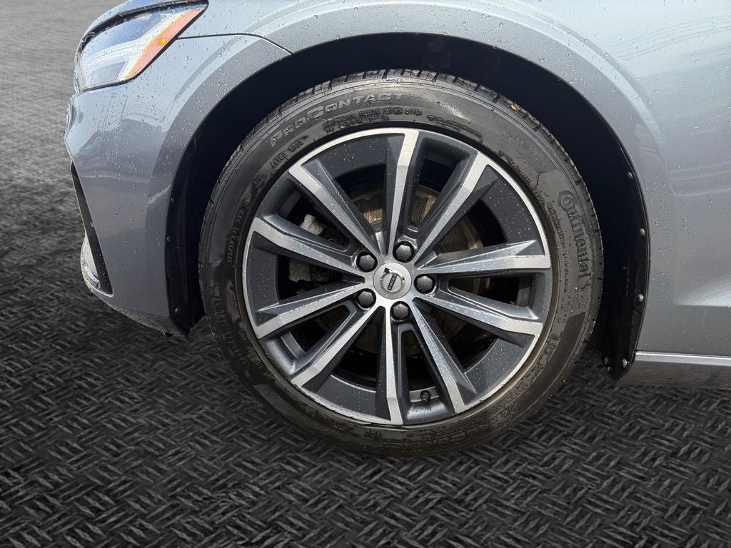 2021 Volvo S60 T5 Momentum