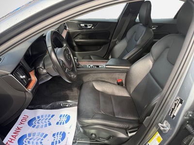 2021 Volvo S60 T5 Momentum