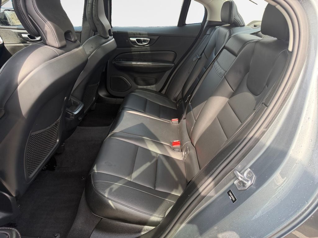 2021 Volvo S60 T5 Momentum
