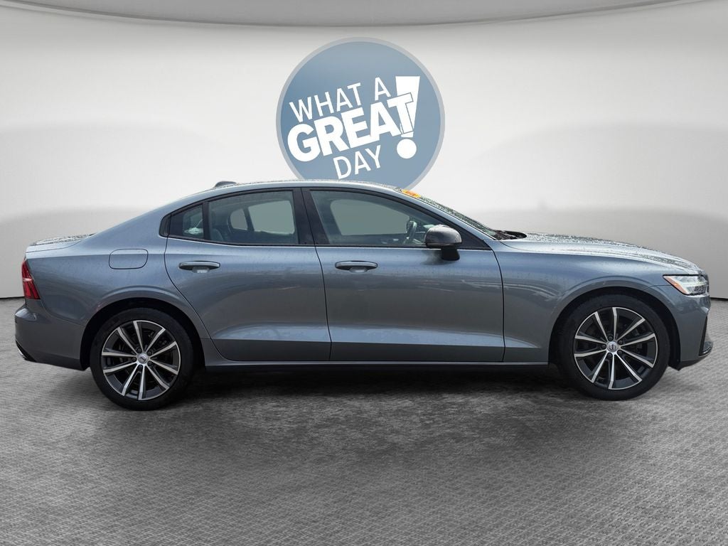 2021 Volvo S60 T5 Momentum