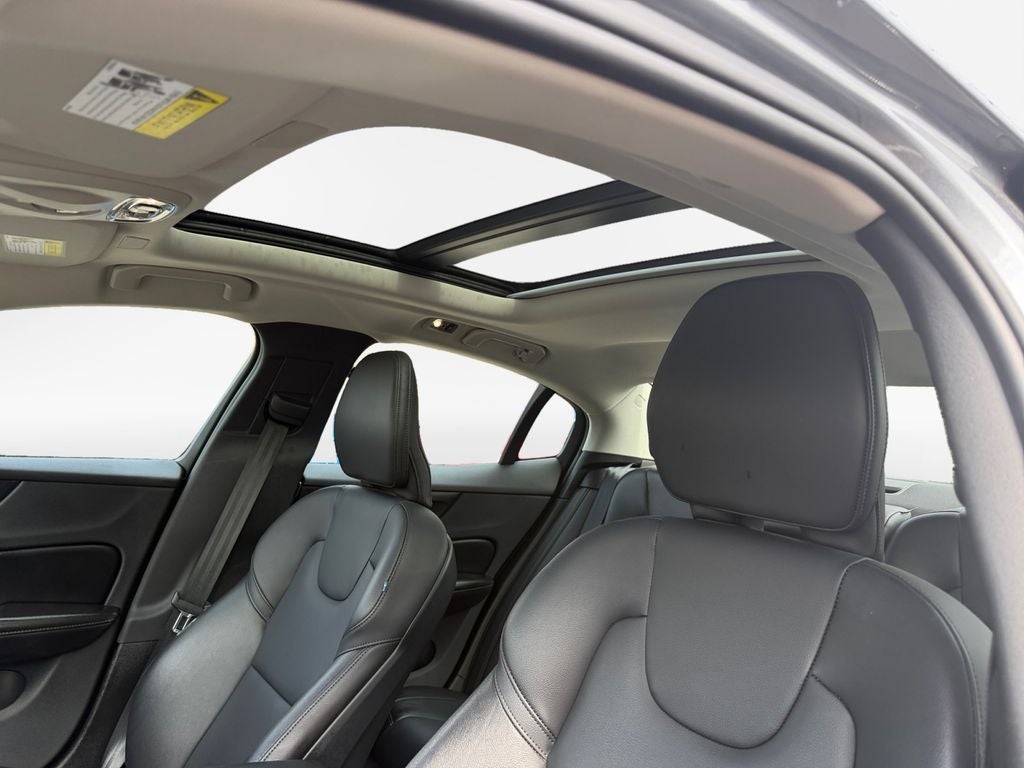 2021 Volvo S60 T5 Momentum