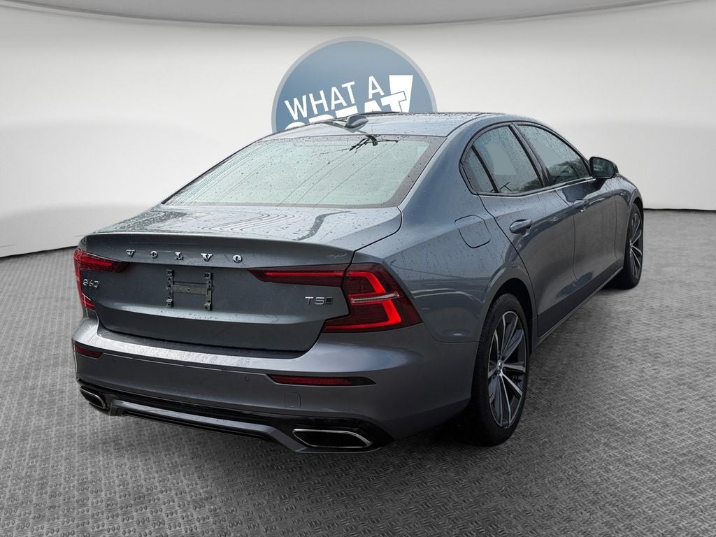 2021 Volvo S60 T5 Momentum