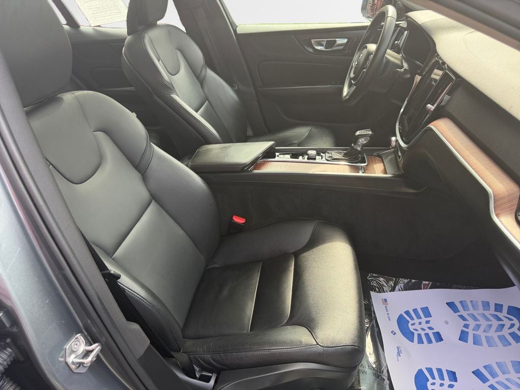 2021 Volvo S60 T5 Momentum