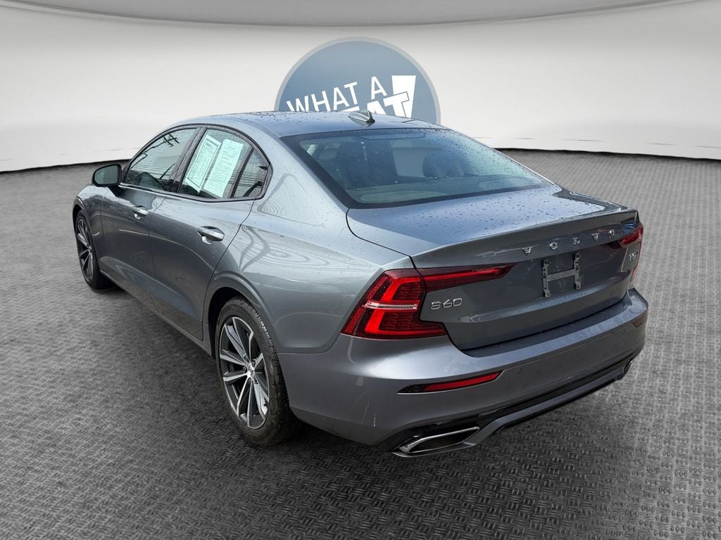 2021 Volvo S60 T5 Momentum