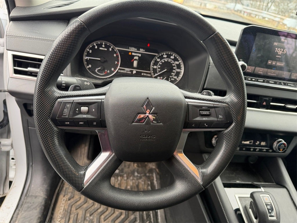 2022 Mitsubishi Outlander ES