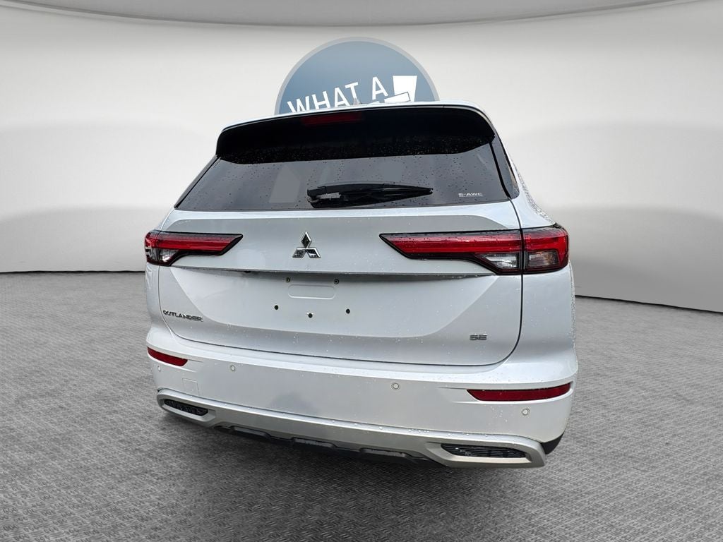 2024 Mitsubishi Outlander SE