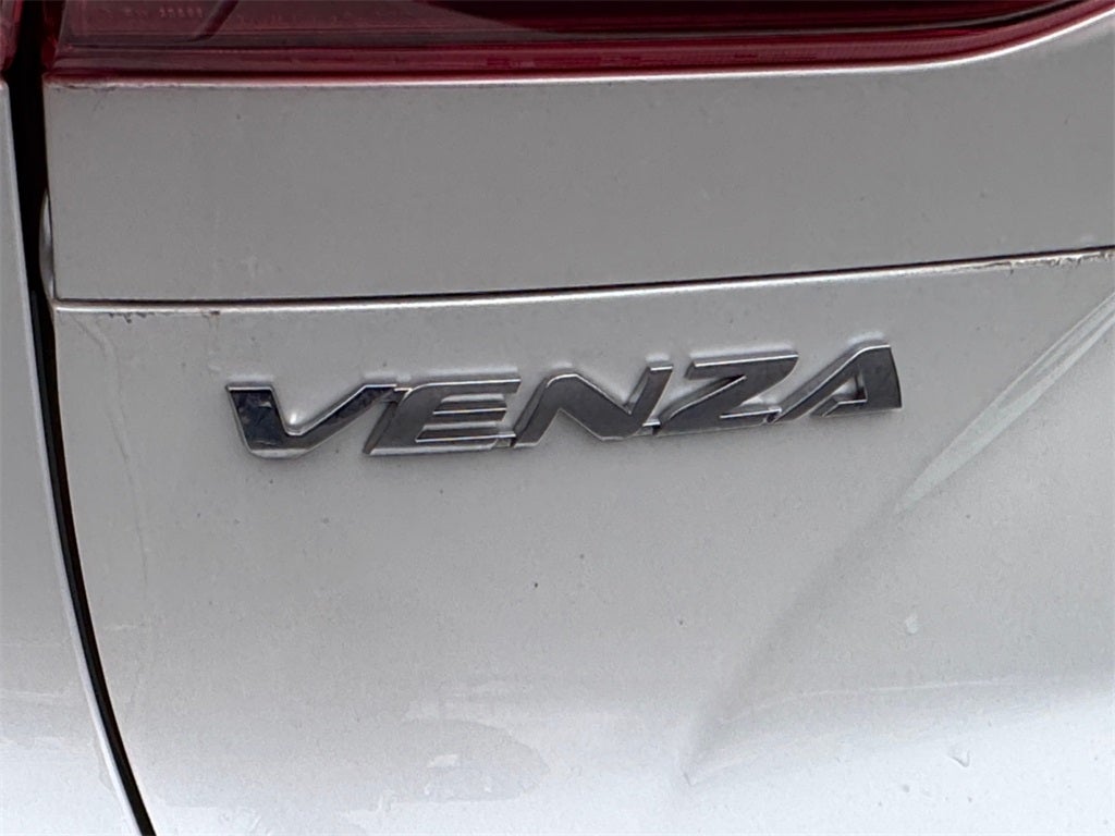 2023 Toyota Venza LE