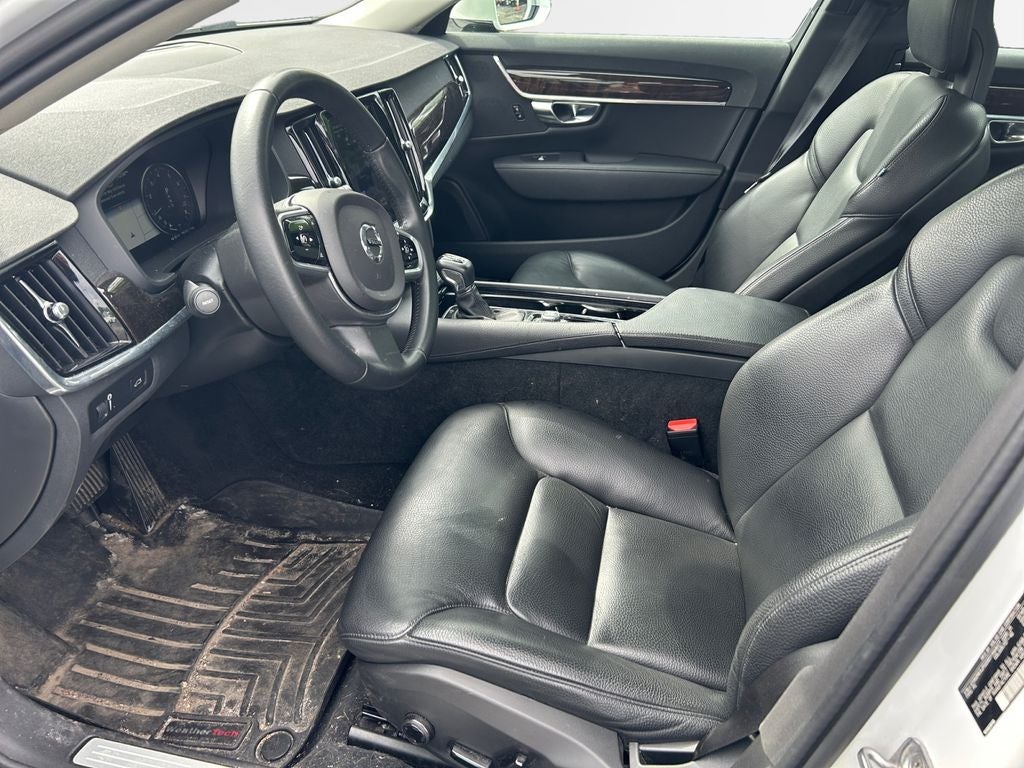 2018 Volvo S90 T6 Momentum