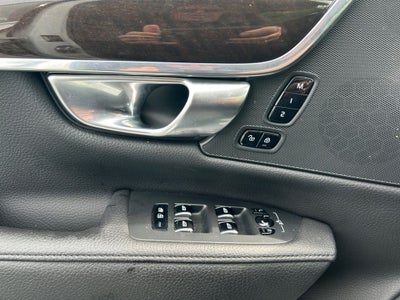 2018 Volvo S90 T6 Momentum