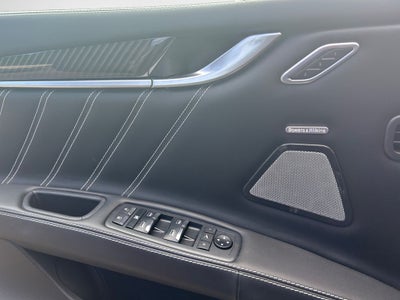 2022 Maserati Ghibli Modena Q4