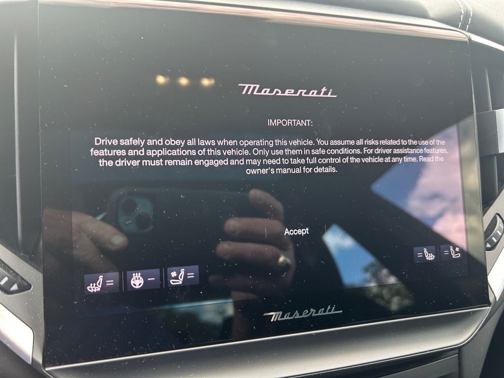 2022 Maserati Ghibli Modena Q4
