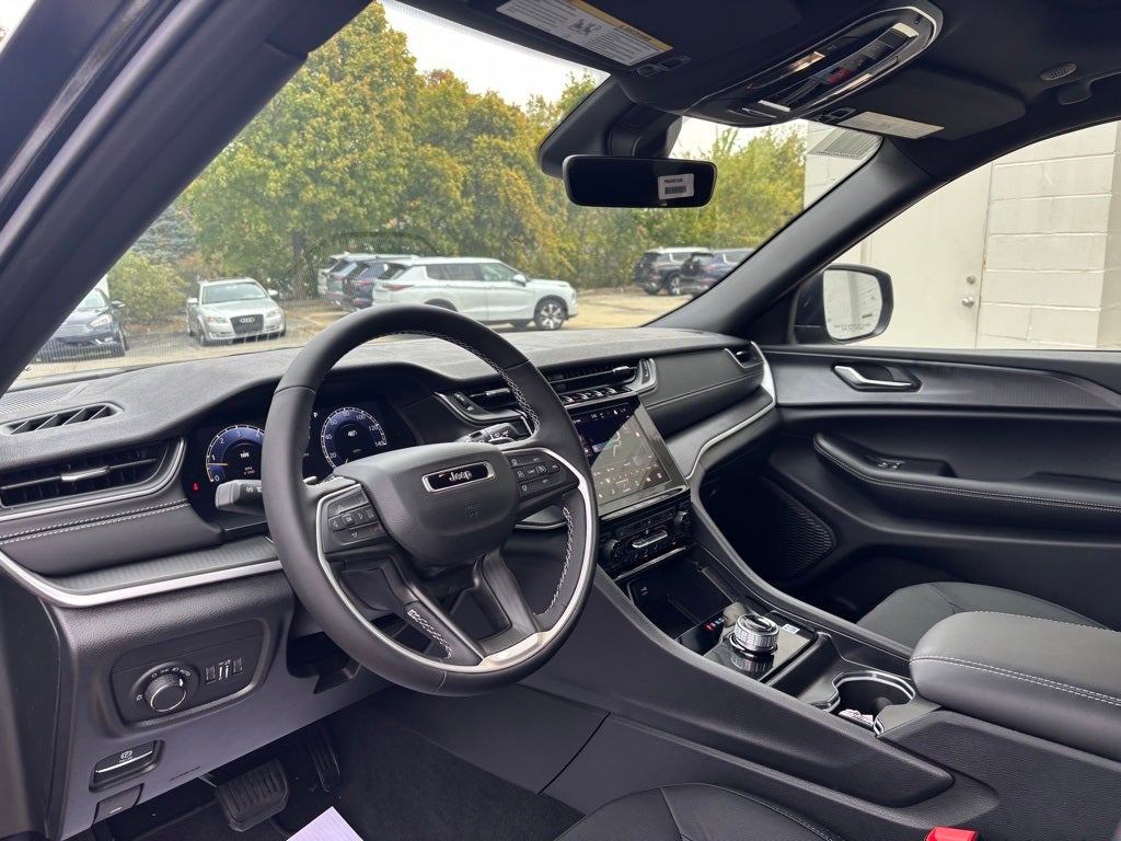 2025 Jeep Grand Cherokee Laredo X