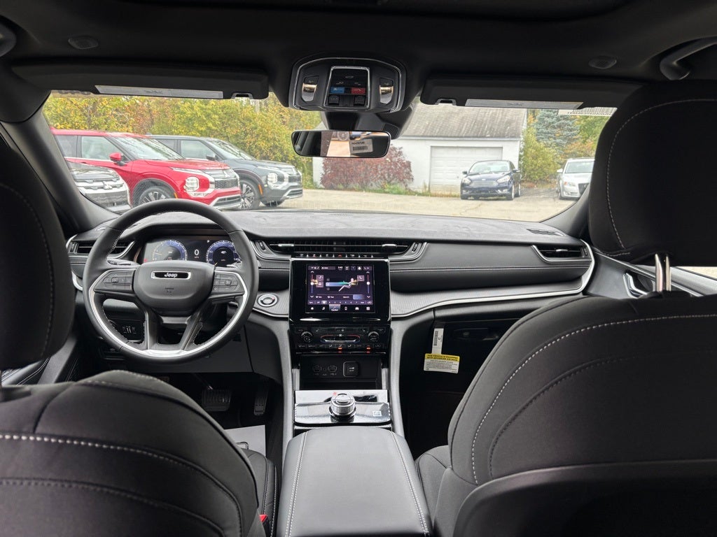 2025 Jeep Grand Cherokee Laredo X