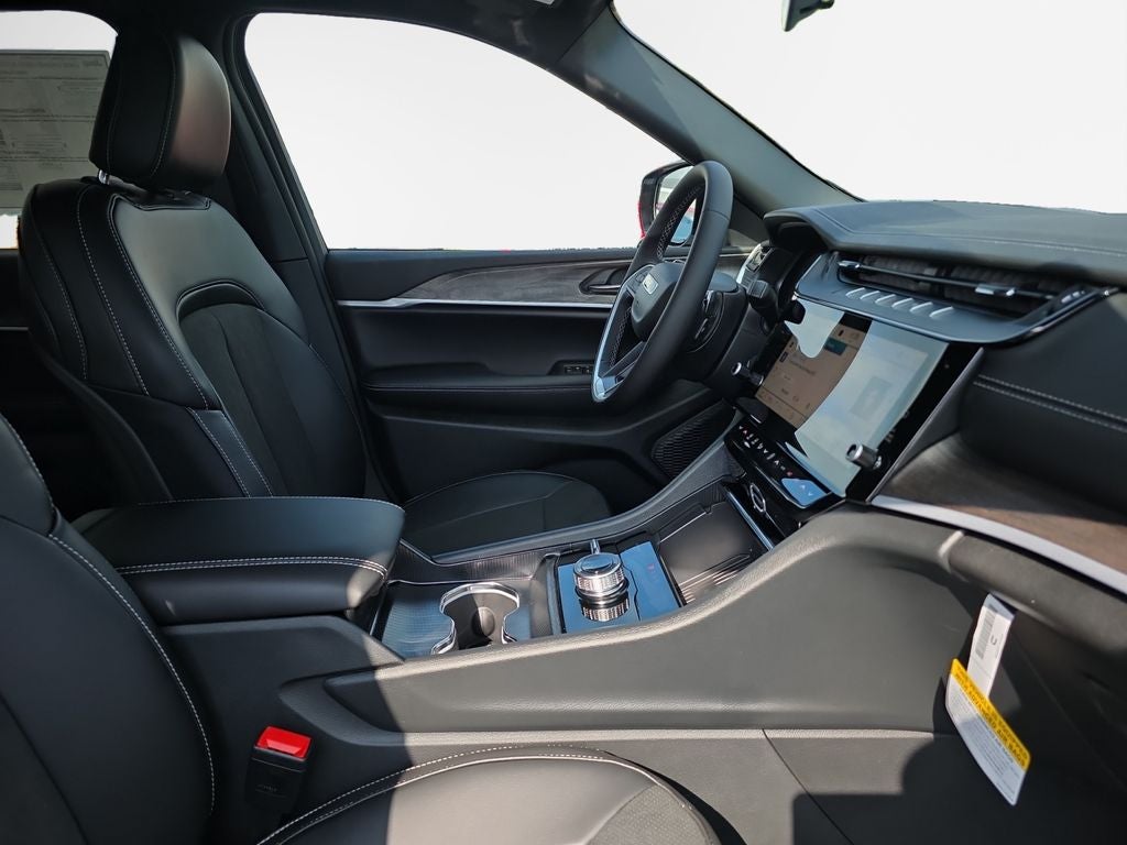 2026 Jeep Grand Cherokee Altitude