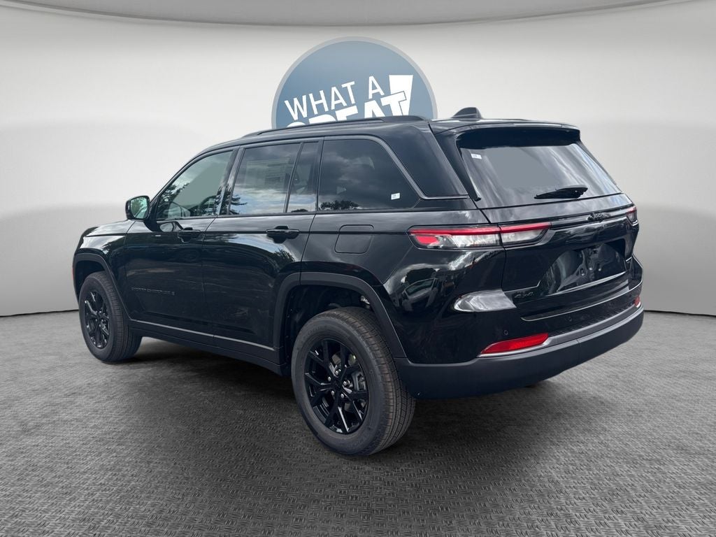 2026 Jeep Grand Cherokee Laredo Altitude