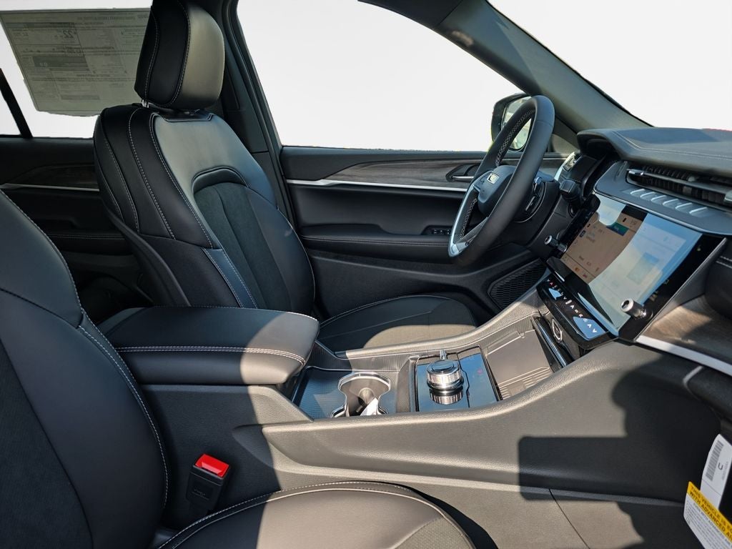 2026 Jeep Grand Cherokee Altitude