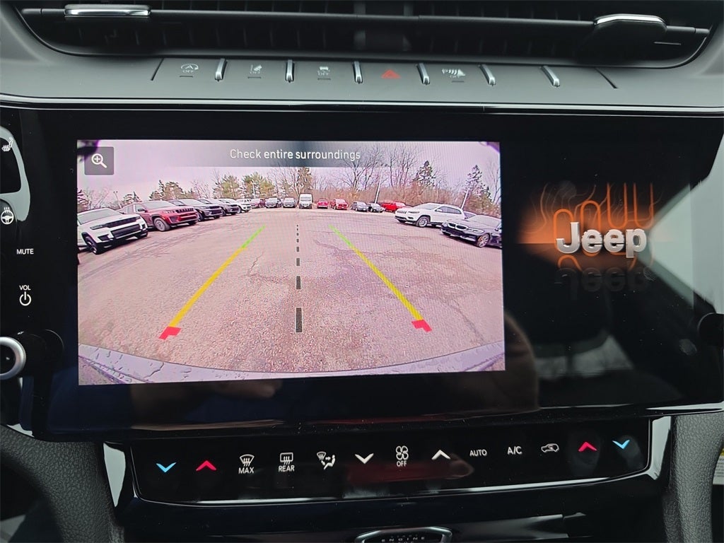 2026 Jeep Grand Cherokee Laredo