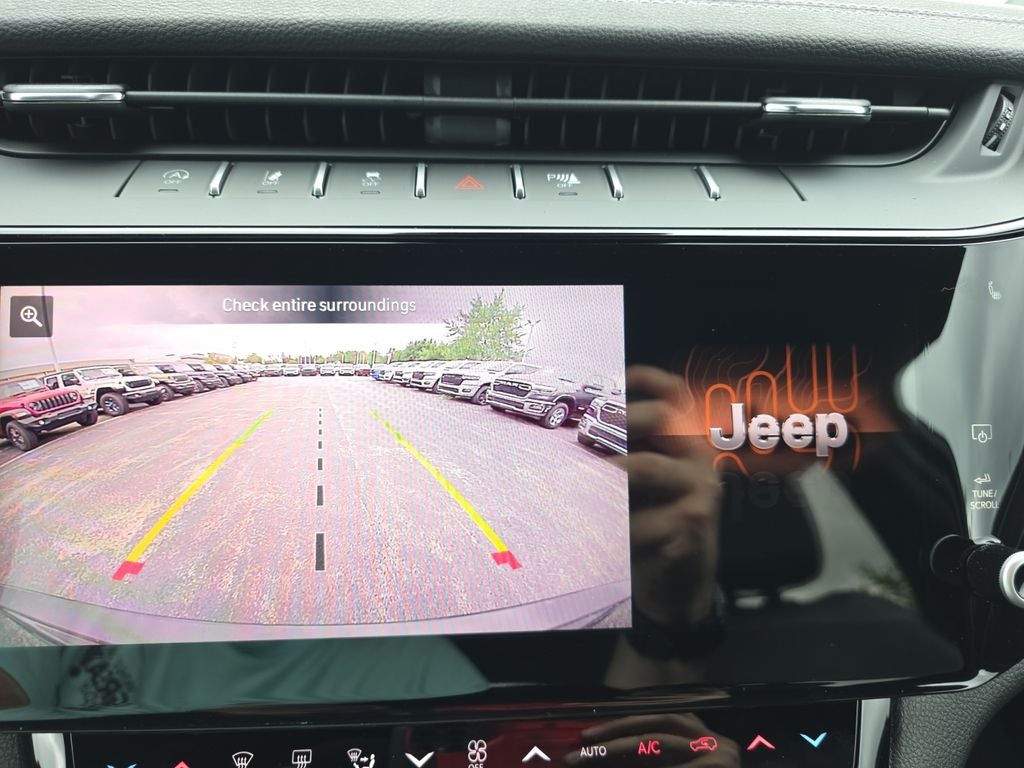 2027 Jeep Grand Cherokee Altitude