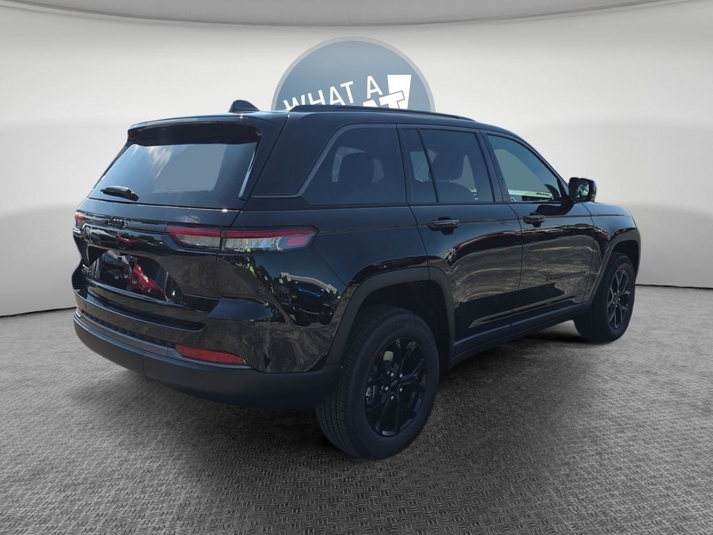 2026 Jeep Grand Cherokee Laredo Altitude