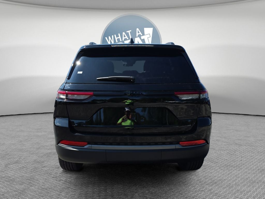 2026 Jeep Grand Cherokee Laredo Altitude