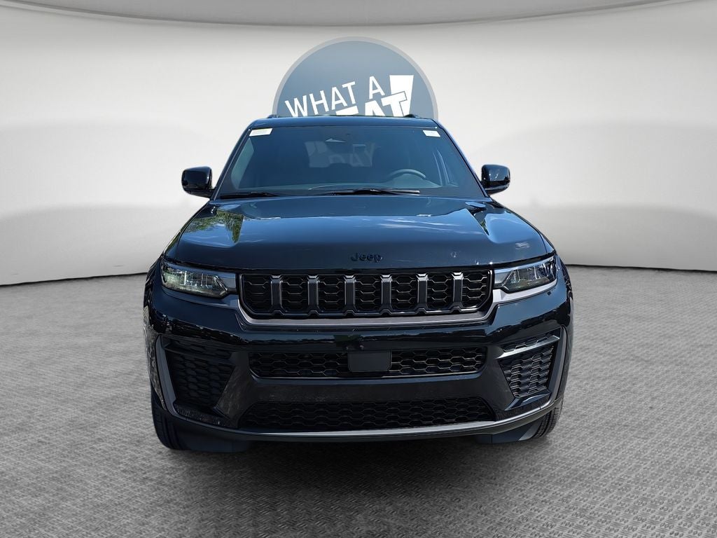 2026 Jeep Grand Cherokee Laredo Altitude