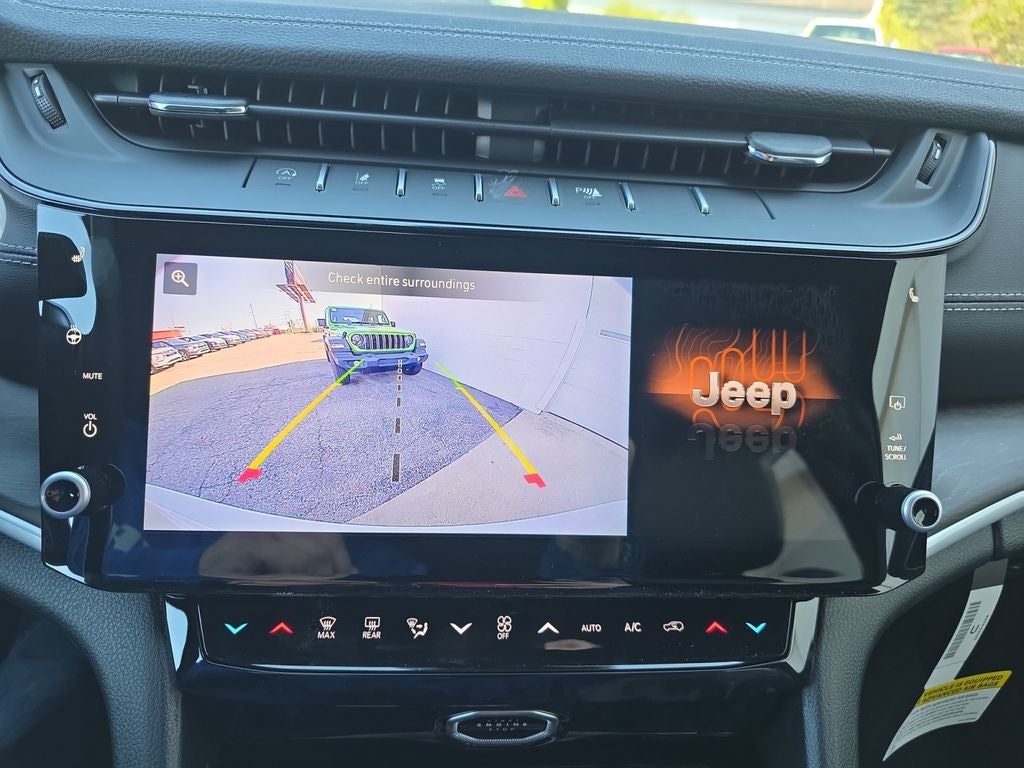 2026 Jeep Grand Cherokee Laredo