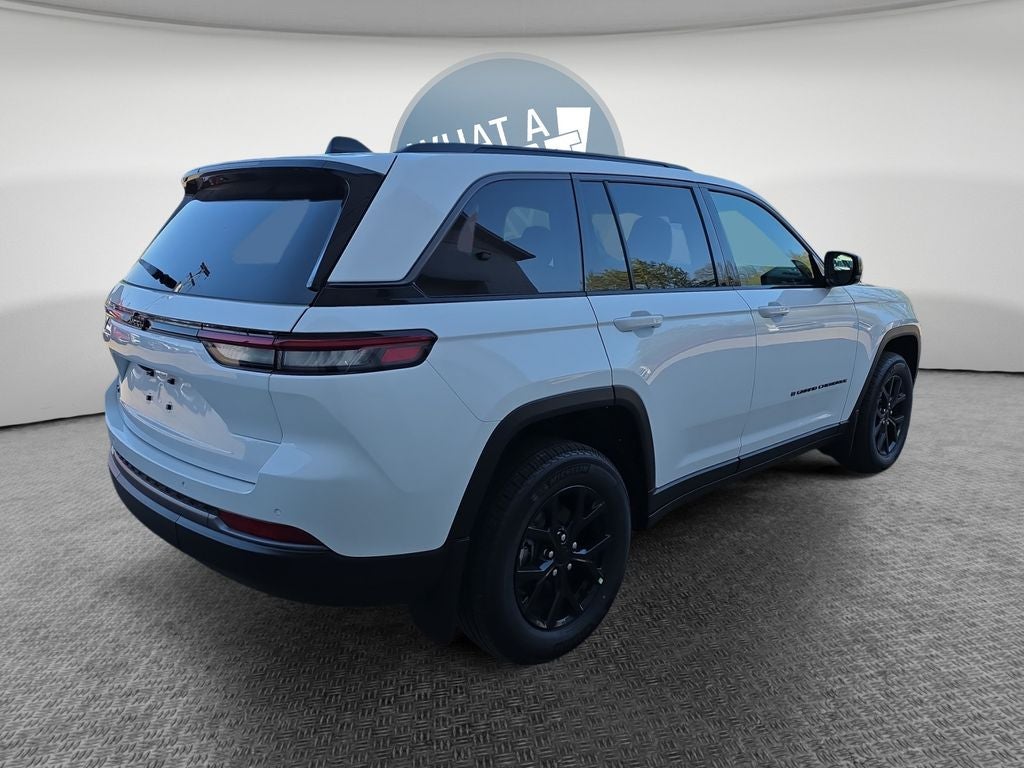 2026 Jeep Grand Cherokee Laredo