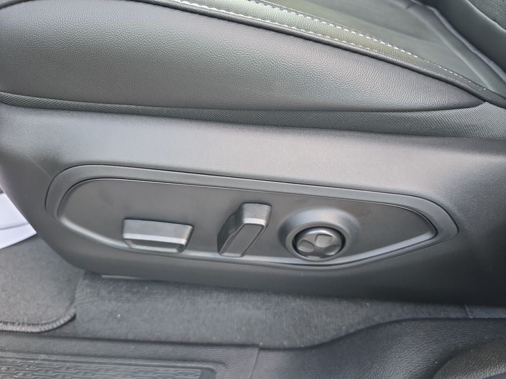 2027 Jeep Grand Cherokee Altitude