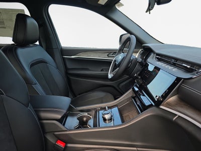 2027 Jeep Grand Cherokee Altitude