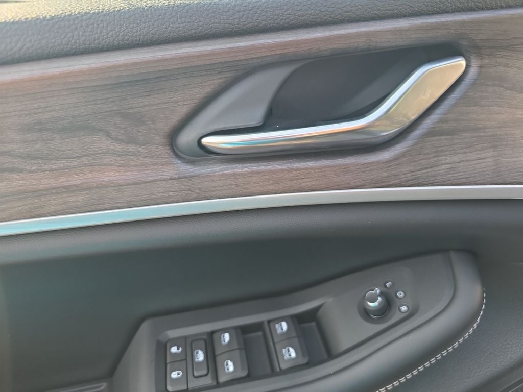 2027 Jeep Grand Cherokee Altitude