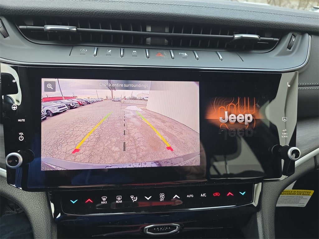 2026 Jeep Grand Cherokee Laredo