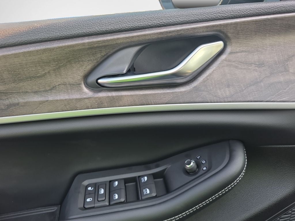 2027 Jeep Grand Cherokee Altitude