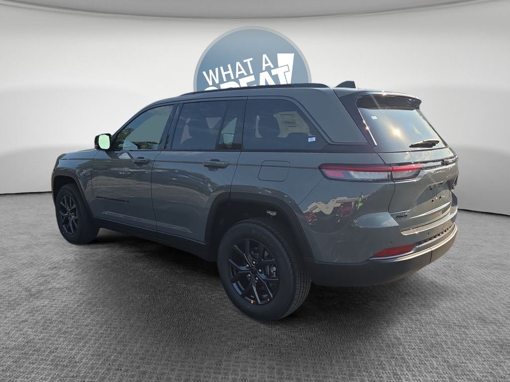 2027 Jeep Grand Cherokee Altitude