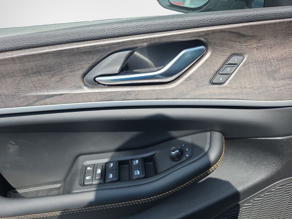 2026 Jeep Grand Cherokee Base