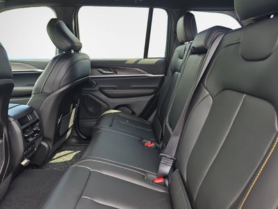 2026 Jeep Grand Cherokee Base