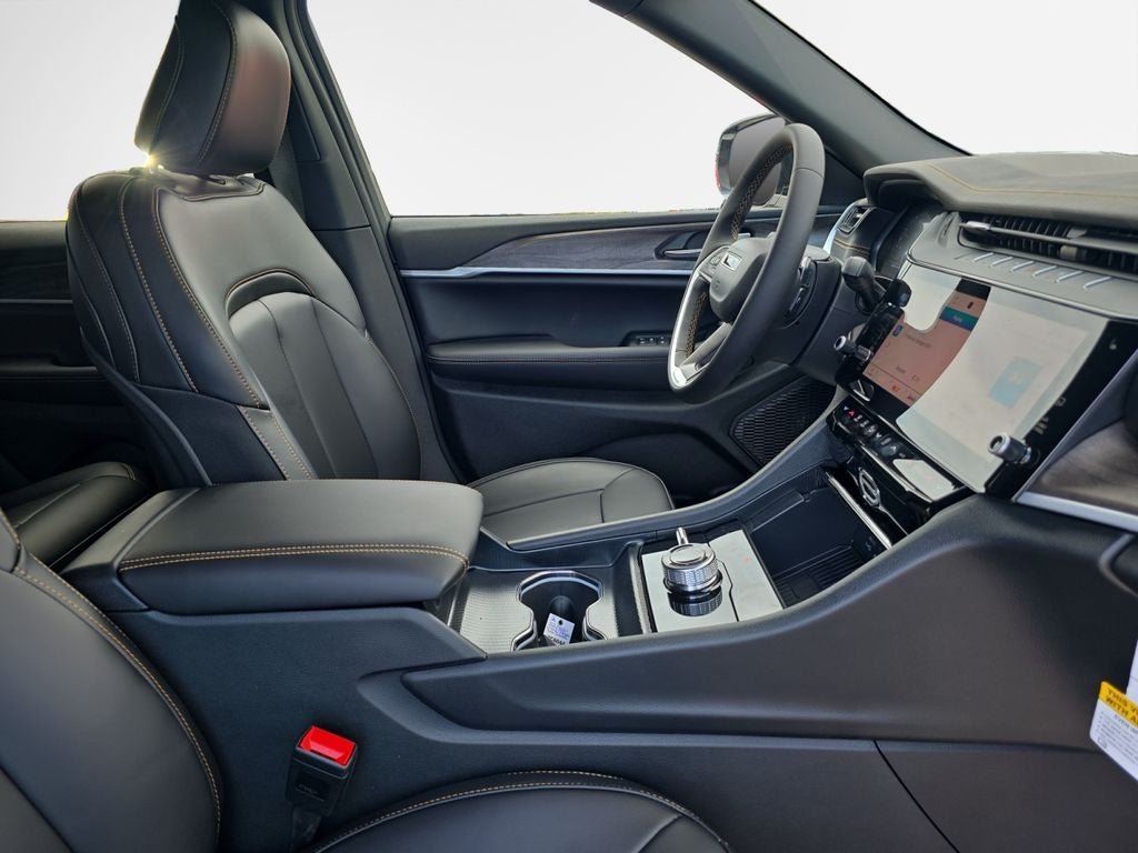2026 Jeep Grand Cherokee Base