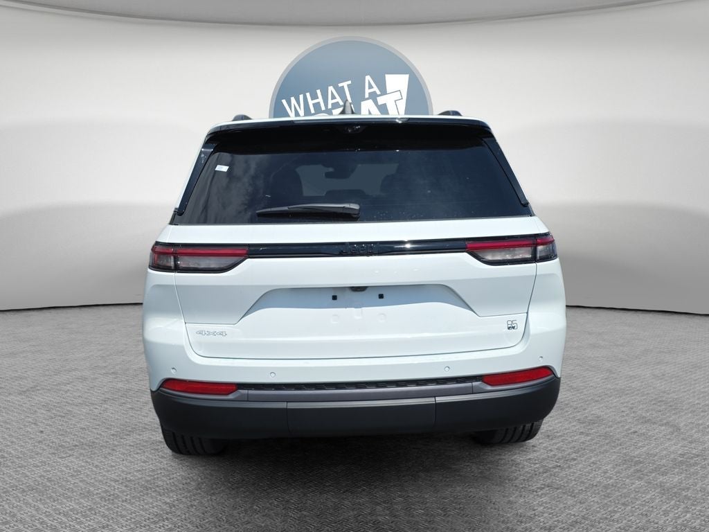 2026 Jeep Grand Cherokee Base