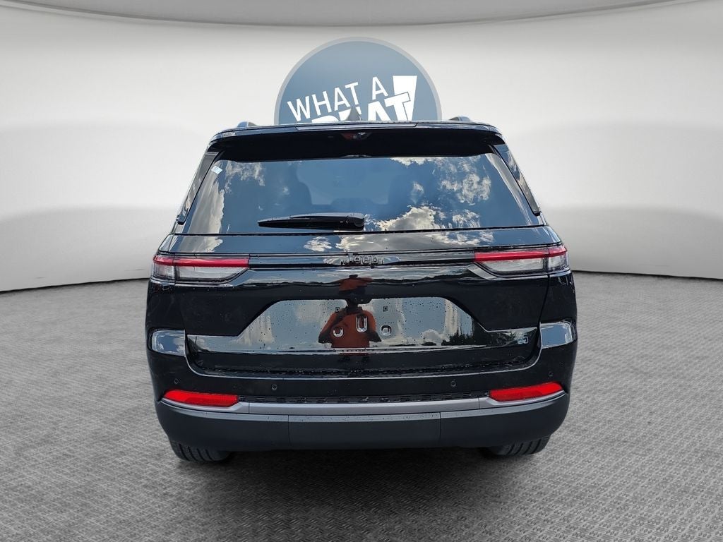 2026 Jeep Grand Cherokee Base