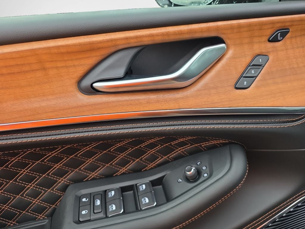 2026 Jeep Grand Cherokee Summit