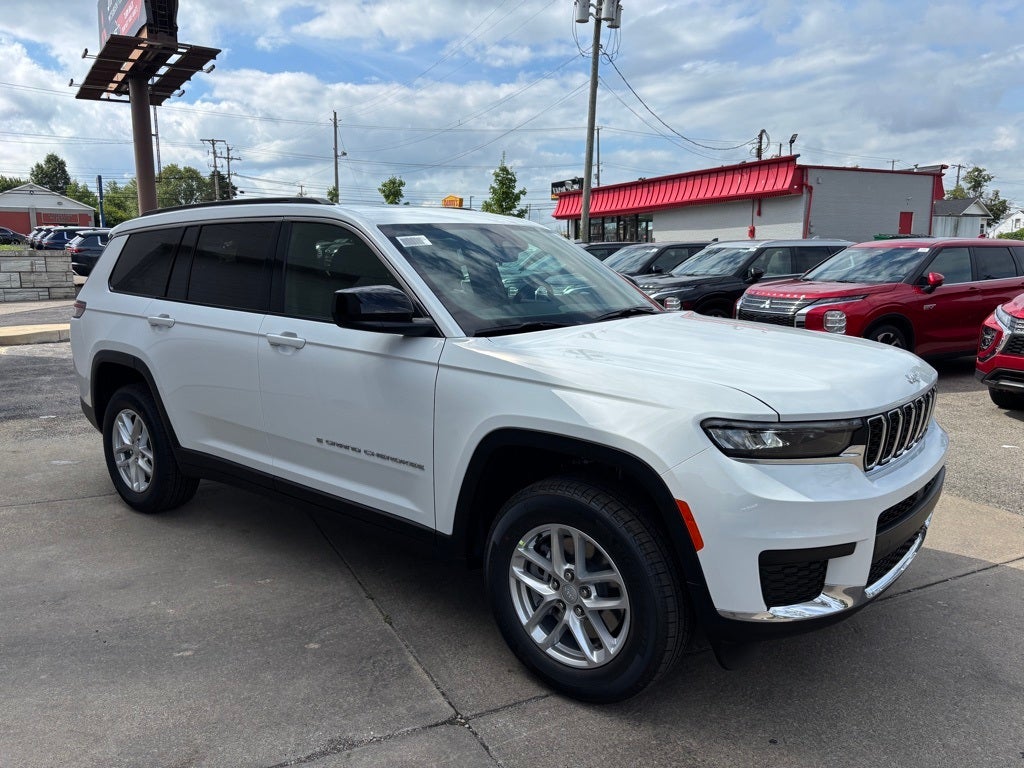 2025 Jeep Grand Cherokee Laredo