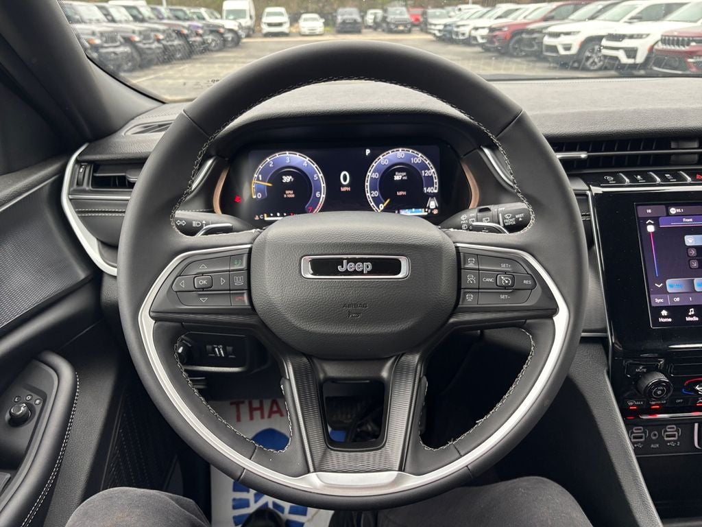 2025 Jeep Grand Cherokee Laredo