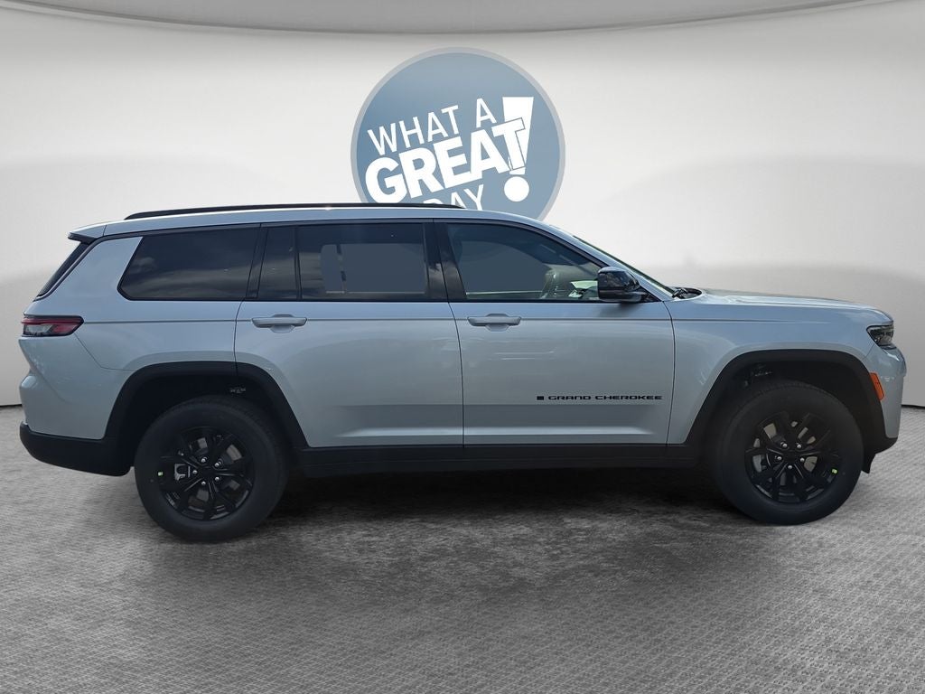 2026 Jeep Grand Cherokee Laredo