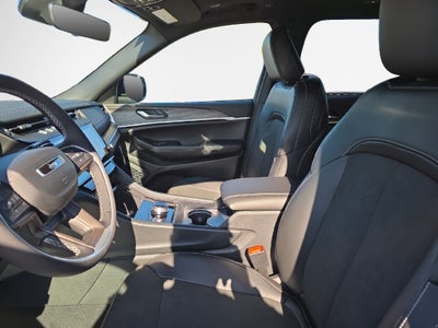 2027 Jeep Grand Cherokee Laredo Altitude