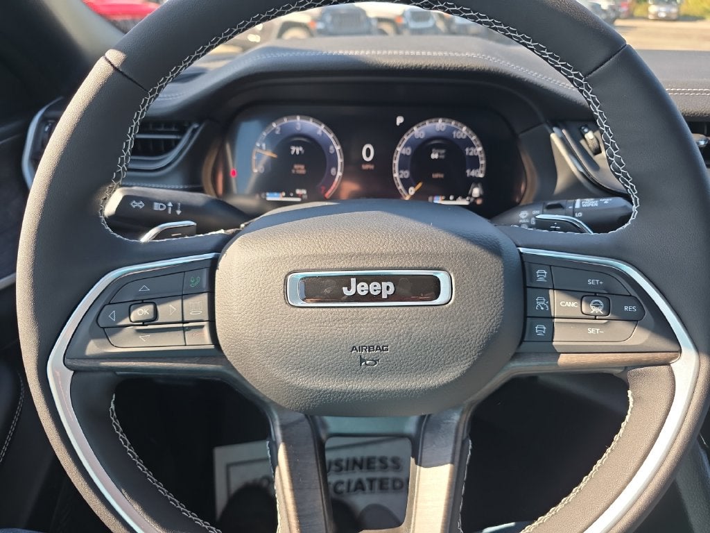 2027 Jeep Grand Cherokee Laredo Altitude