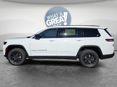2027 Jeep Grand Cherokee Laredo Altitude