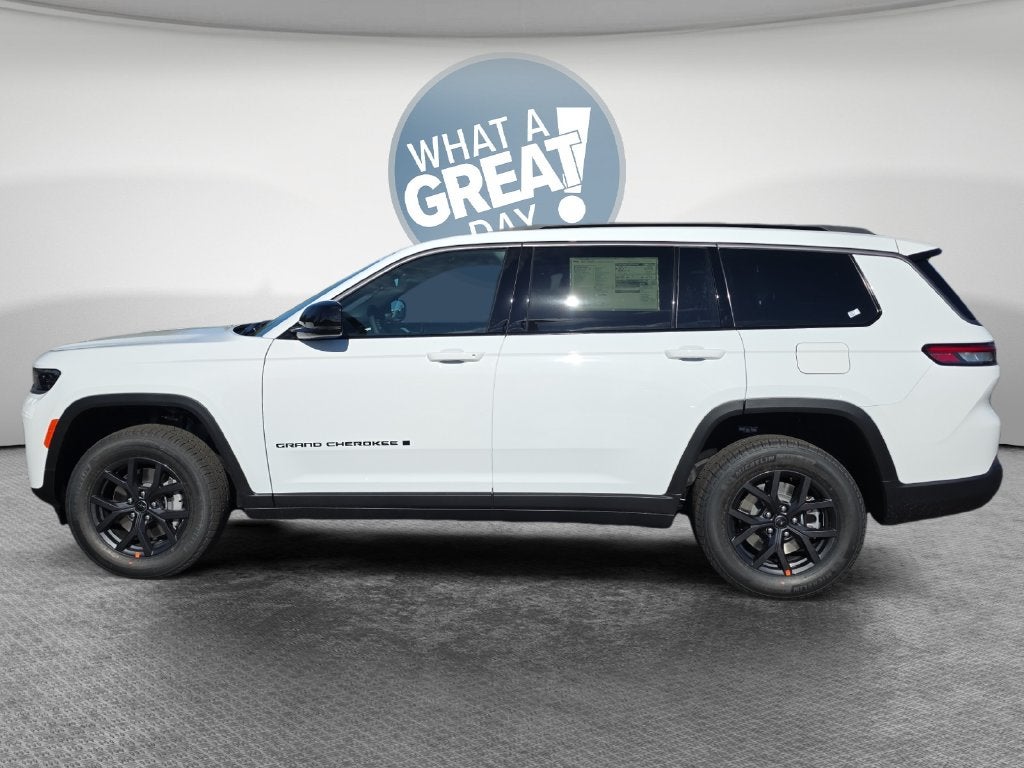 2027 Jeep Grand Cherokee Laredo Altitude