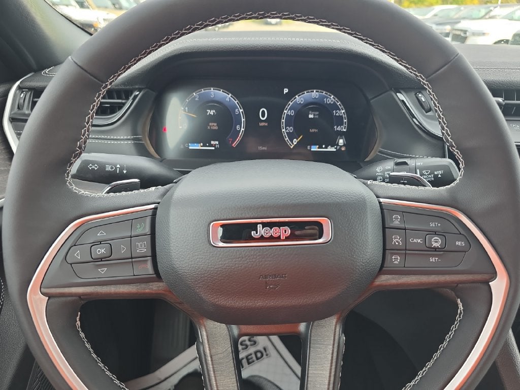 2027 Jeep Grand Cherokee Laredo Altitude
